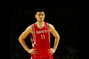 kaiyun登录入口-库里全场比赛精彩瞬间集锦：不断刷新NBA历史纪录，库里生涯经典比赛全场回放