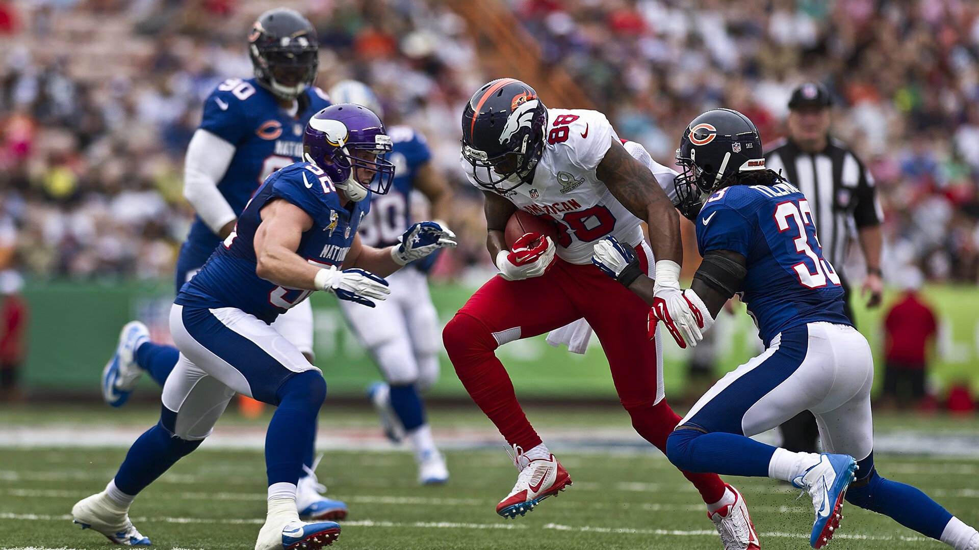 足球与科技：虚拟训练场引领新革命，虚拟足球技巧